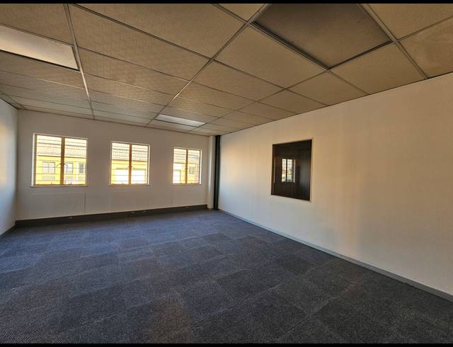 448M² WAREHOUSE TO LET IN LINBRO PARK
